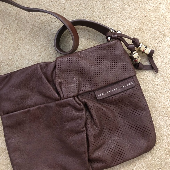 Marc by Marc Jacobs brown crossbody purse - Picture 2 of 4